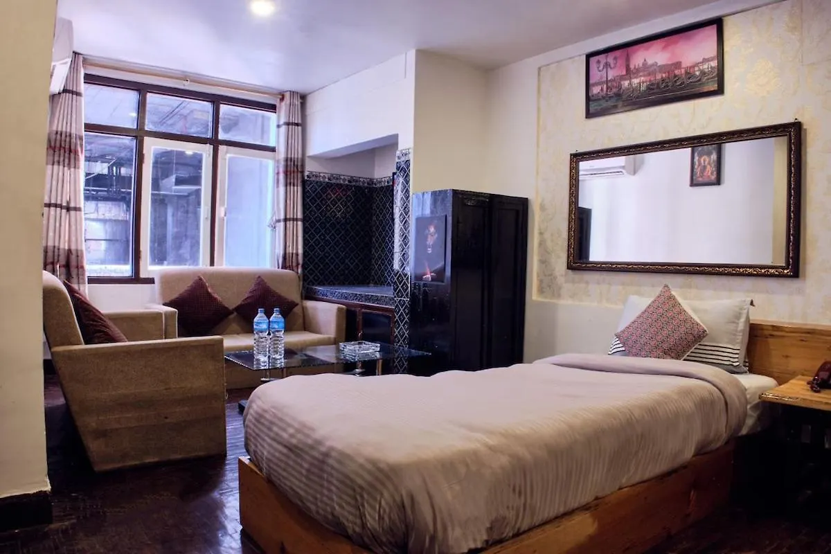 **  Hotel Shree Tara Katmandou Népal