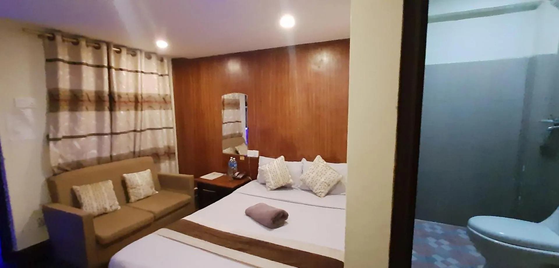 Hotel Shree Tara Κατμαντού 2*,